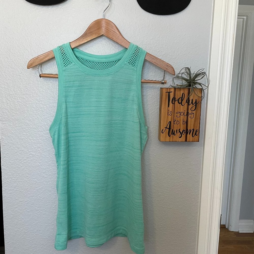 Lorna Jane Green Workout Top XS